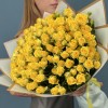 35 кустовых роз Еллоу Бейби 50 см
