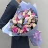 7 розовых роз Ревиваль 60 с кустовой розой