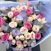 7 розовых роз Ревиваль 60 с кустовой розой