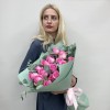 15 розовых роз Ревиваль 60 см с эвкалиптом