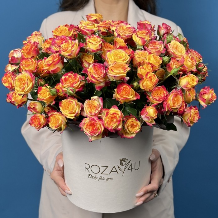 25 кустовых роз Саммер Дэнс в коробке