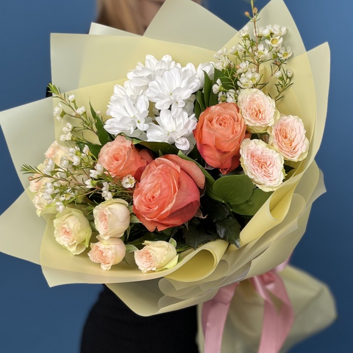 Букет для мамы на день рождения с розами