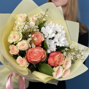Букет для мамы на день рождения с розами