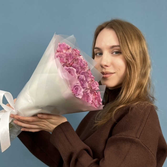 17 сиреневых роз 40 см