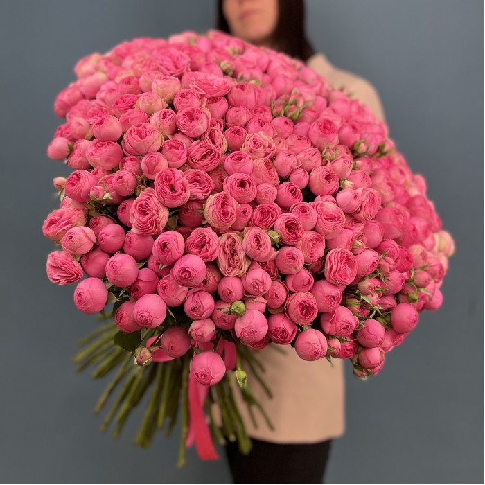 101 кустовая пионовидная розовая роза Жизель 60 см