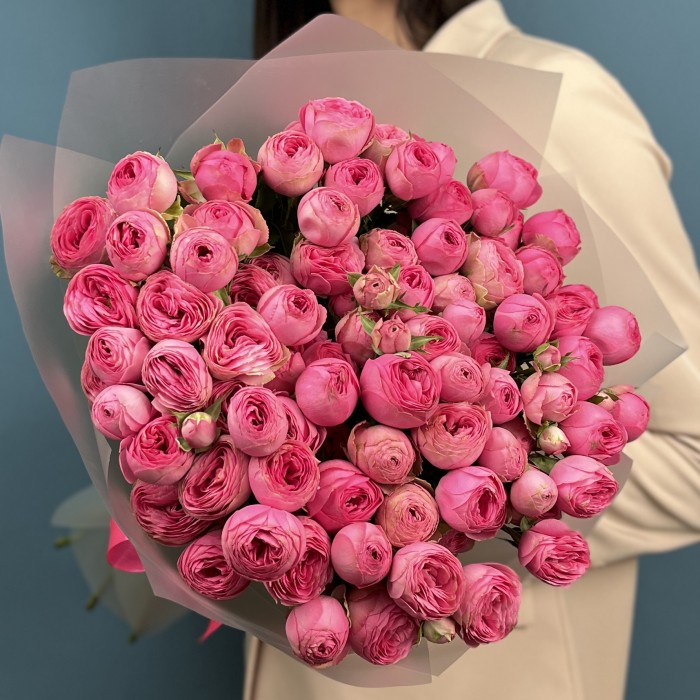 19 кустовых пионовидных розовых роз Жизель 60 см