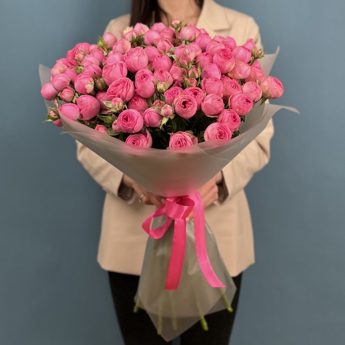 25 кустовых пионовидных розовых роз Жизель 60 см