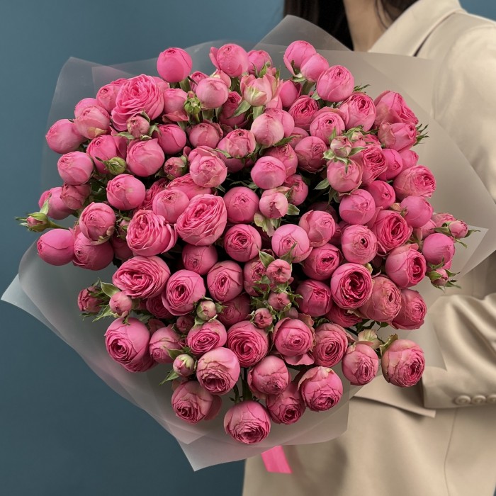 25 кустовых пионовидных розовых роз Жизель 60 см