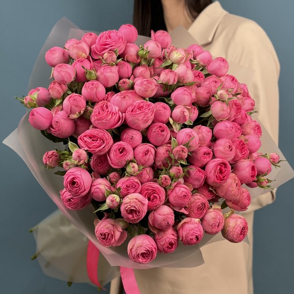 25 кустовых пионовидных розовых роз Жизель 60 см