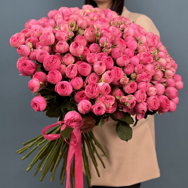 51 кустовая пионовидная розовая роза Жизель 60 см