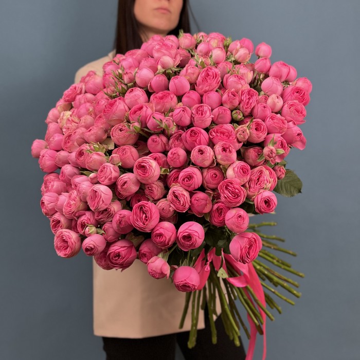 51 кустовая пионовидная розовая роза Жизель 60 см