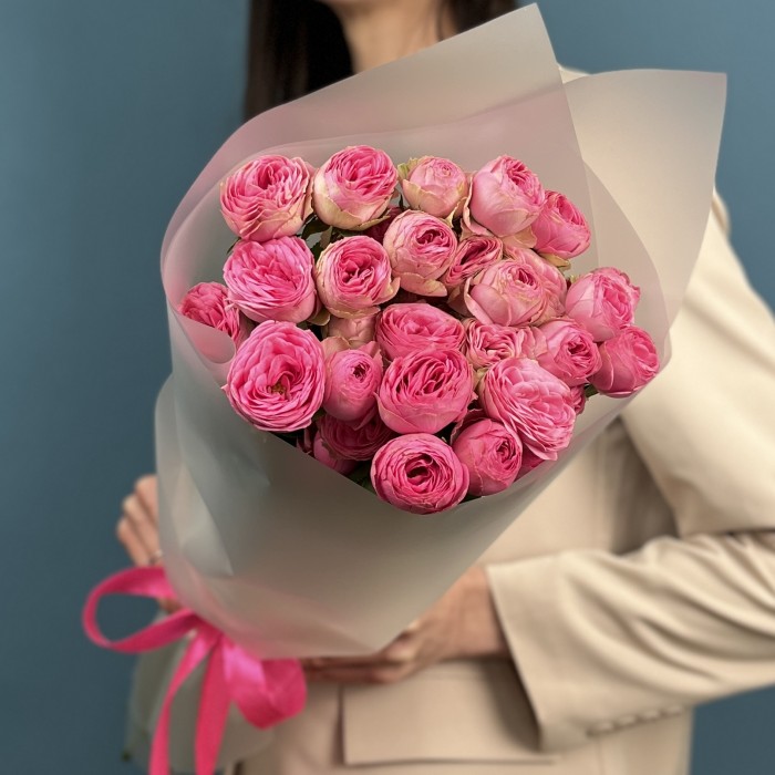 9 кустовых розовых роз Жизель 60 см