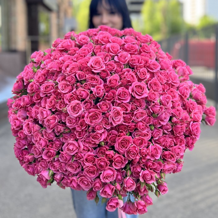 101 кустовая роза Эйлин 70 см