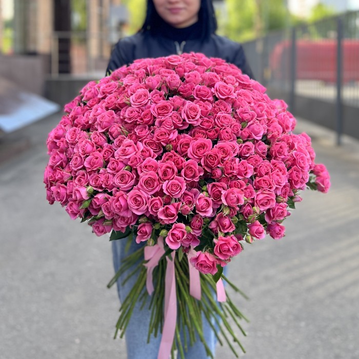 101 кустовая роза Эйлин 70 см