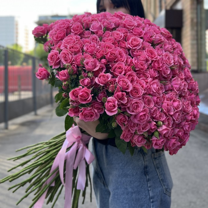 101 кустовая роза Эйлин 70 см