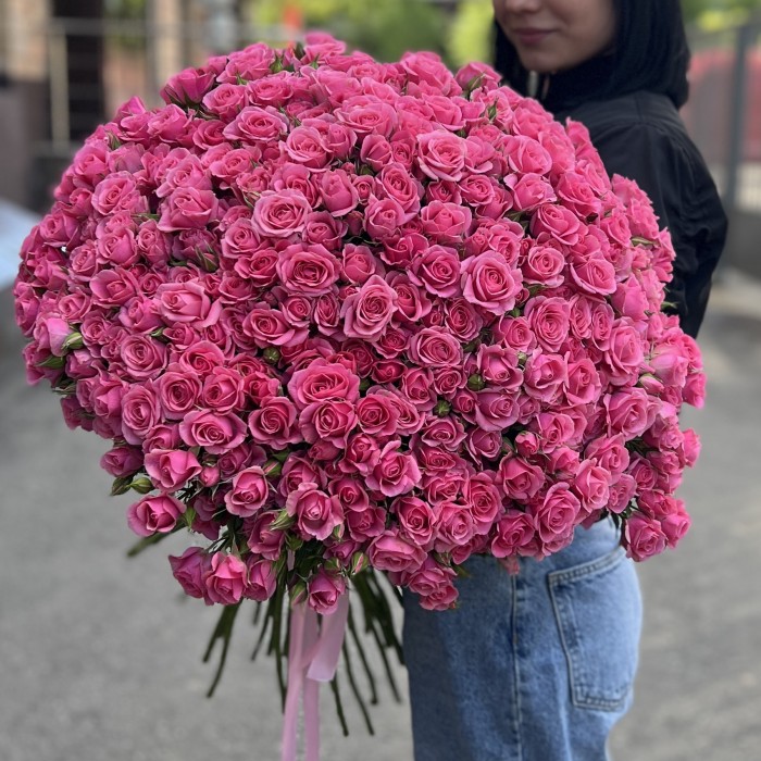 101 кустовая роза Эйлин 70 см