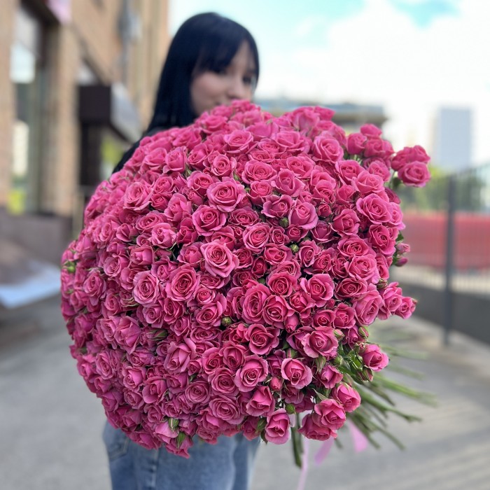 101 кустовая роза Эйлин 70 см