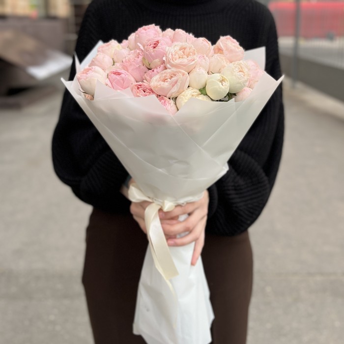 15 кустовых розовых роз Мансфилд парк 50 см