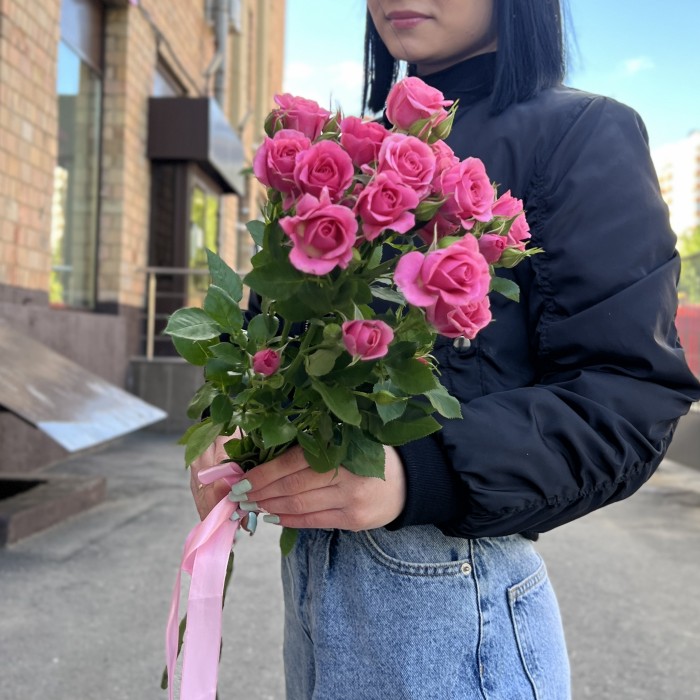 3 кустовые розы Эйлин 70 см