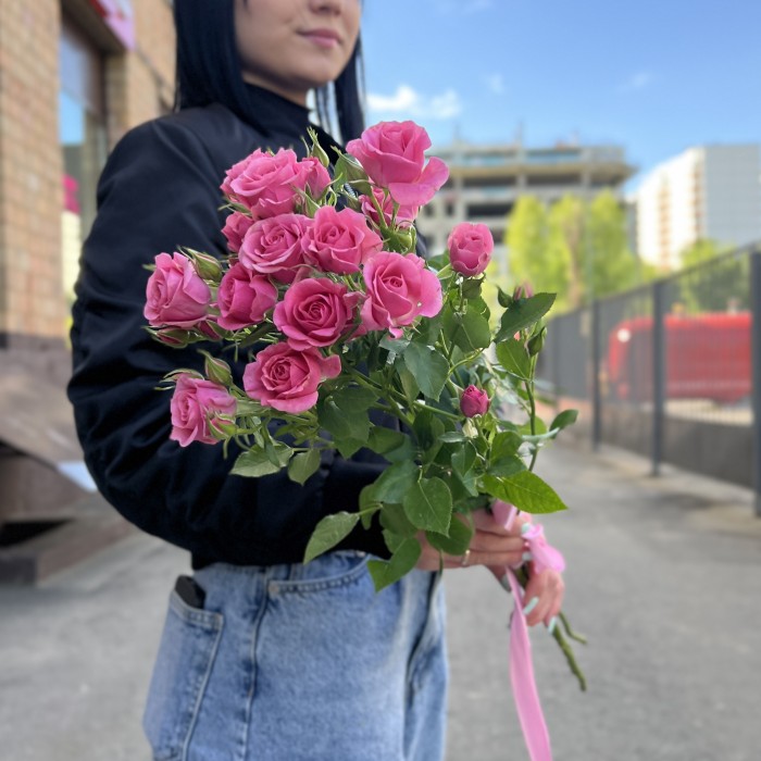 3 кустовые розы Эйлин 70 см