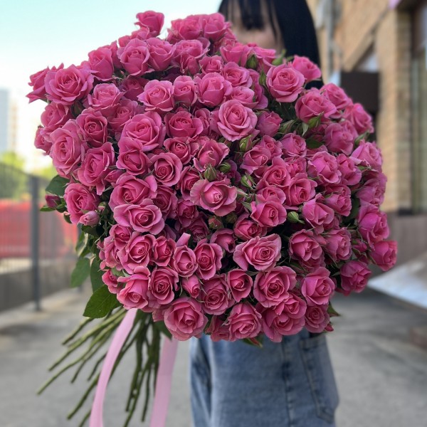 35 кустовых роз Эйлин 70 см