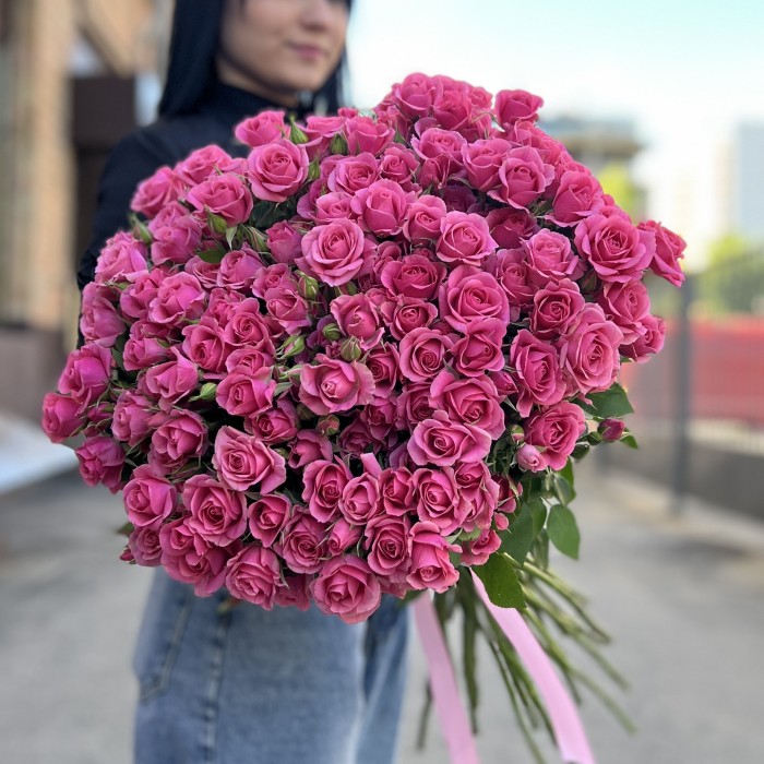 35 кустовых роз Эйлин 70 см