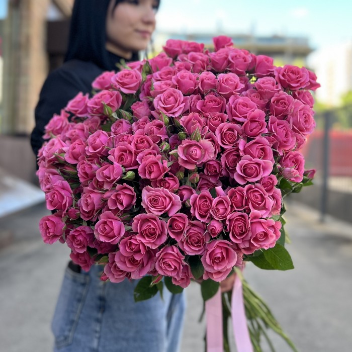 35 кустовых роз Эйлин 70 см