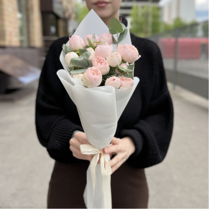 5 кустовых пионовидных роз Мансфилд парк 50см