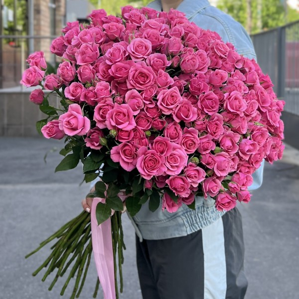 51 кустовая роза Эйлин 70 см