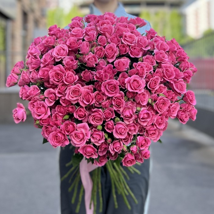 51 кустовая роза Эйлин 70 см