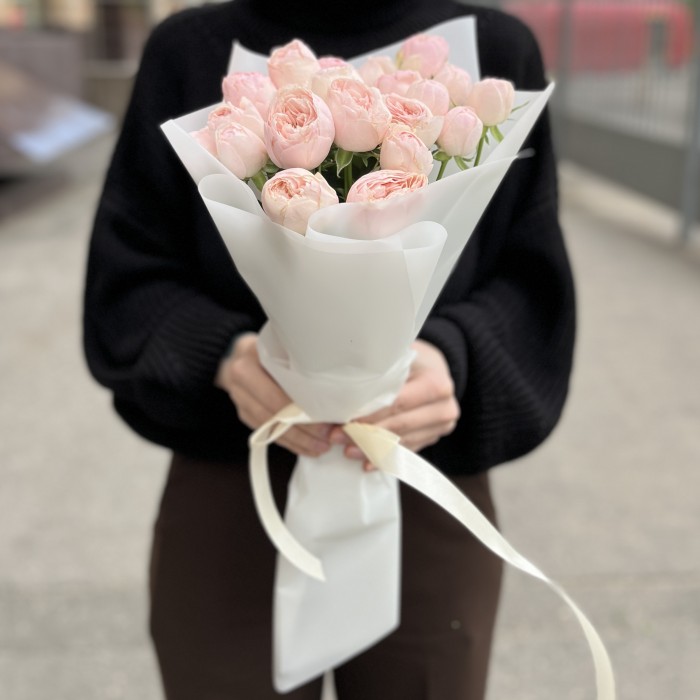 7 кустовых пионовидных роз Мансфилд парк 50см