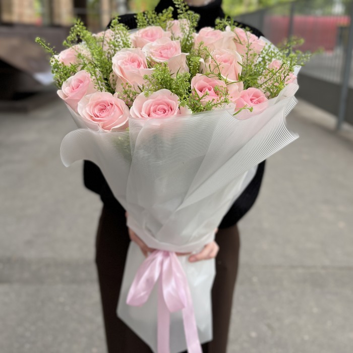 Букет из розовых роз на Ситцевую свадьбу