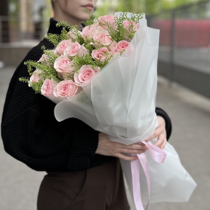Букет из розовых роз на Ситцевую свадьбу