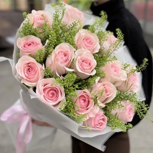 Букет из розовых роз на Ситцевую свадьбу