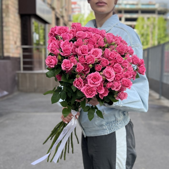 Кустовая роза Эйлин 70 см