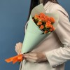 5 кустовых оранжевых роз Чарминг Бейб 40 см