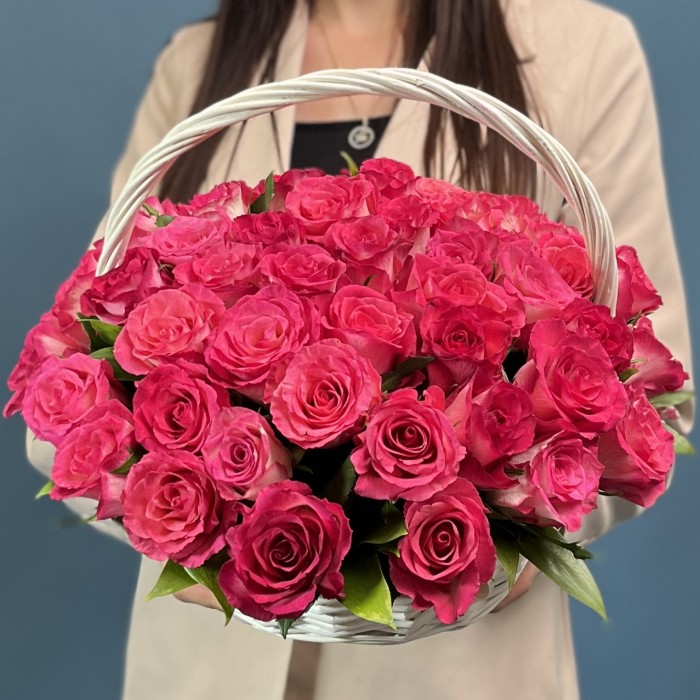 51 роза Дабл Дейт в корзине