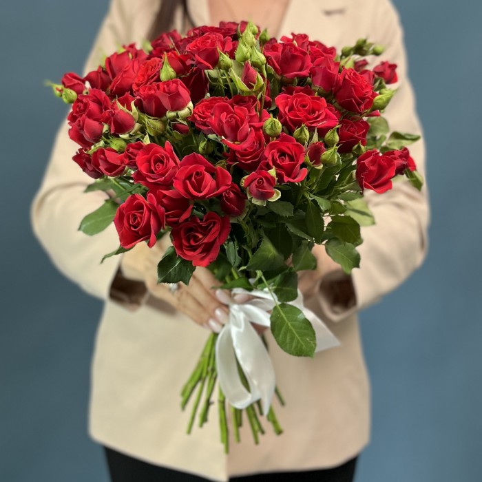 Кустовая красная роза Рубикон 40 см