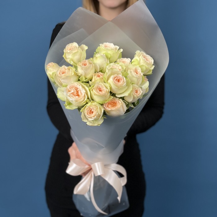 5 кустовых персиково-зелёных роз Павлова 50 см
