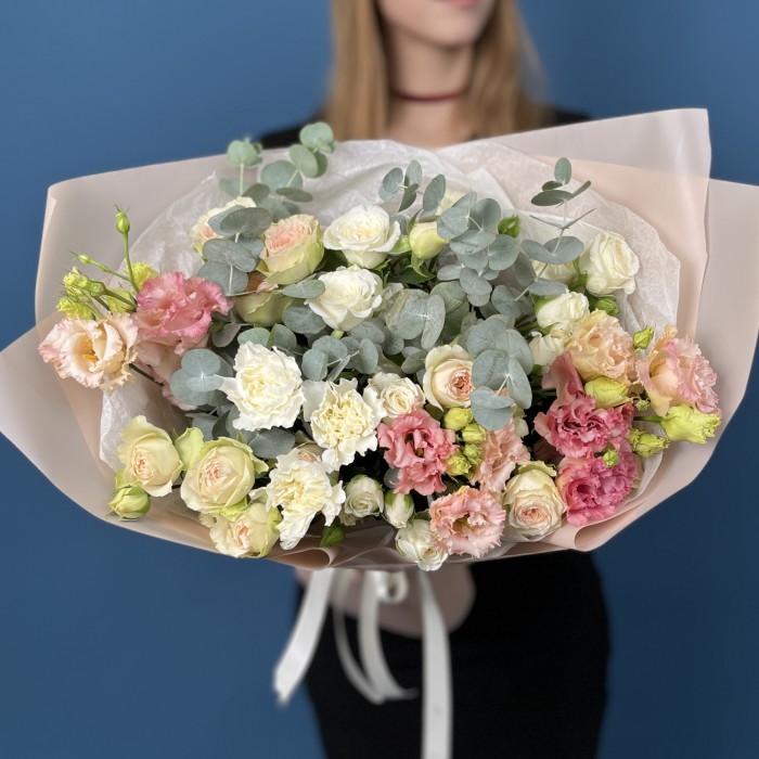 Букет с розами Искра Нежности