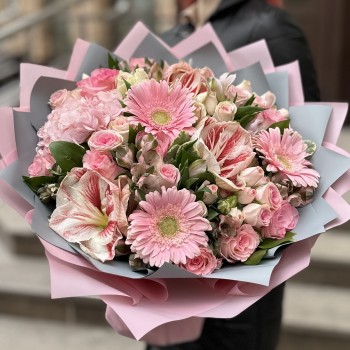 Самые популярные цветы с доставкой в январе для разных знаков Зодиака