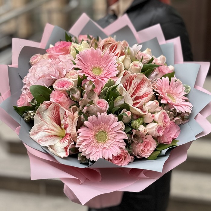 Самые популярные цветы с доставкой в январе для разных знаков Зодиака