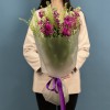 Букет из пяти малиновых маттиол с гринбелом