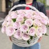 51 нежная сиреневая роза в корзине