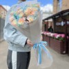 15 радужных розово-бело-голубых роз 60 см