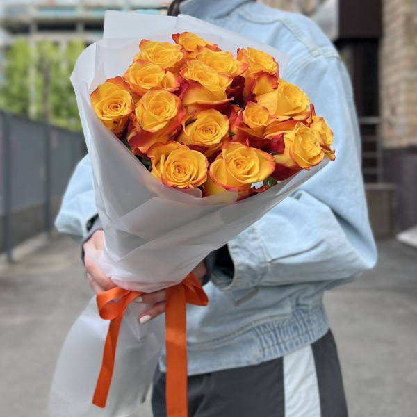 15 ярких роз Корфу 60 см