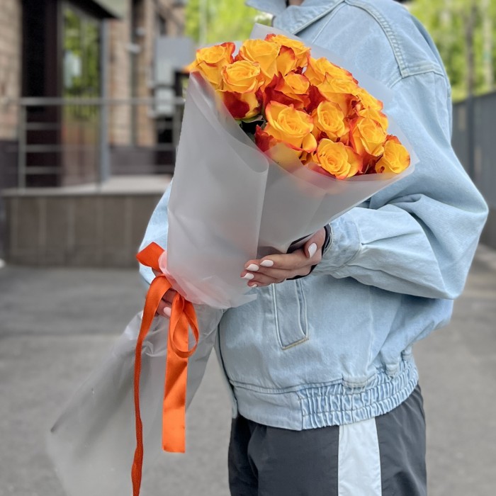 15 ярких роз Корфу 60 см