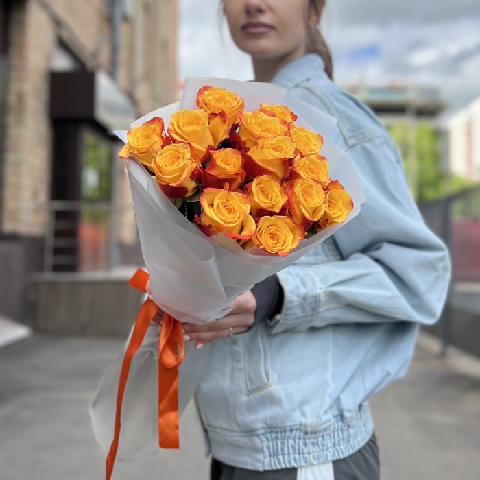 15 ярких роз Корфу 60 см