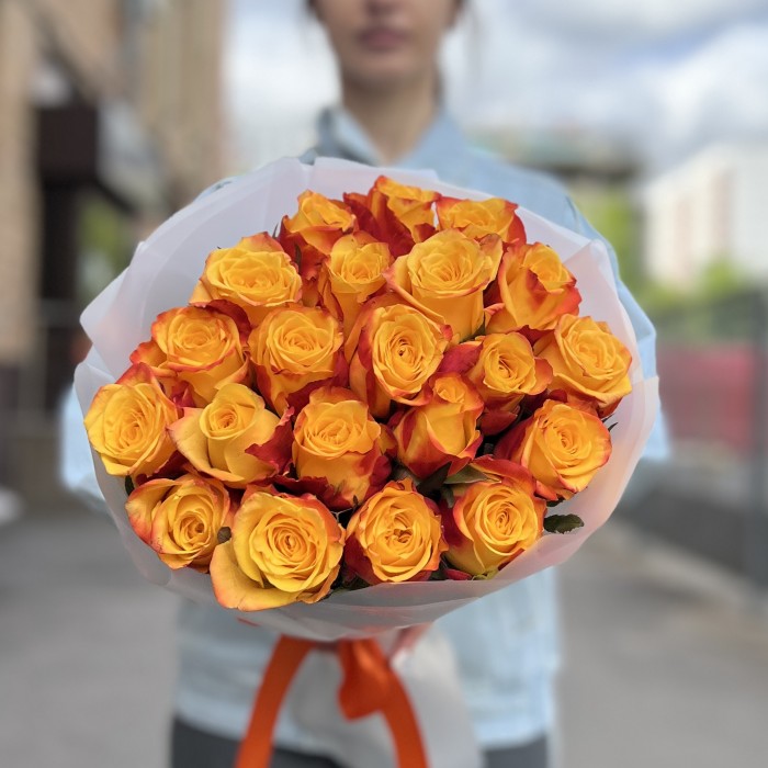 25 ярких роз Корфу 60 см