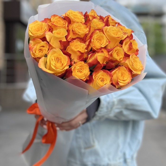 25 ярких роз Корфу 60 см